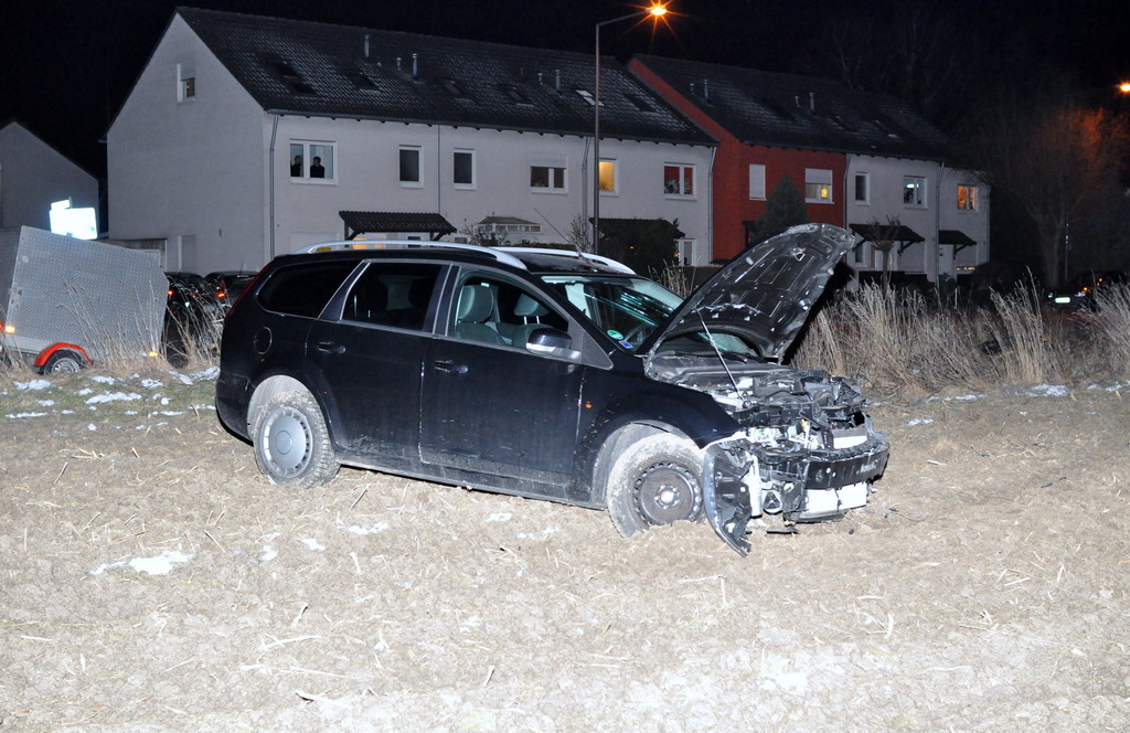 VU mit Fahrerflucht Koeln Loevenich P19.JPG